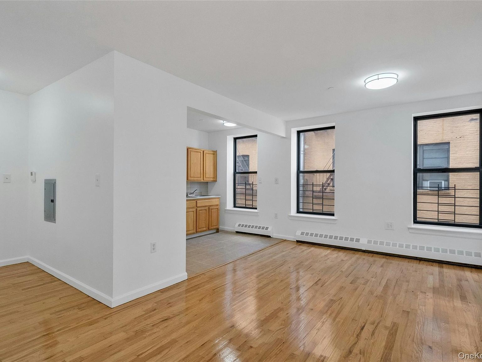 2023 Belmont Ave APT 5A Bronx, NY 10457 - Thumbnail 2