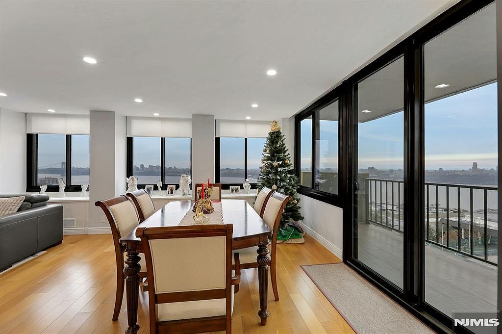 300 Winston Dr #C0910 Cliffside Park, NJ 07010 - Thumbnail 2