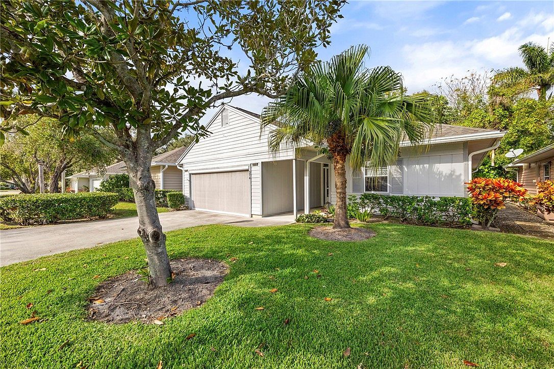 374 Hawthorne Ln Vero Beach, FL 32962 - Thumbnail 2