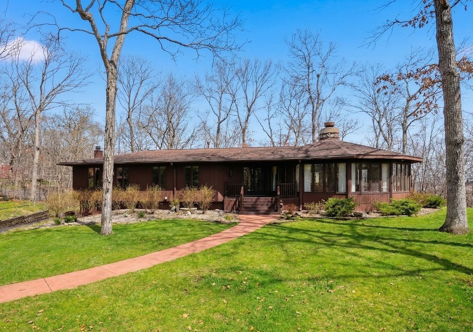 380 W Center Rd Palatine, IL 60074  | Single Family