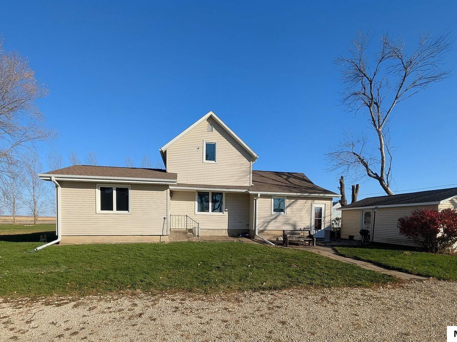 16338 140th St Bristow, IA 50611 - Thumbnail 2