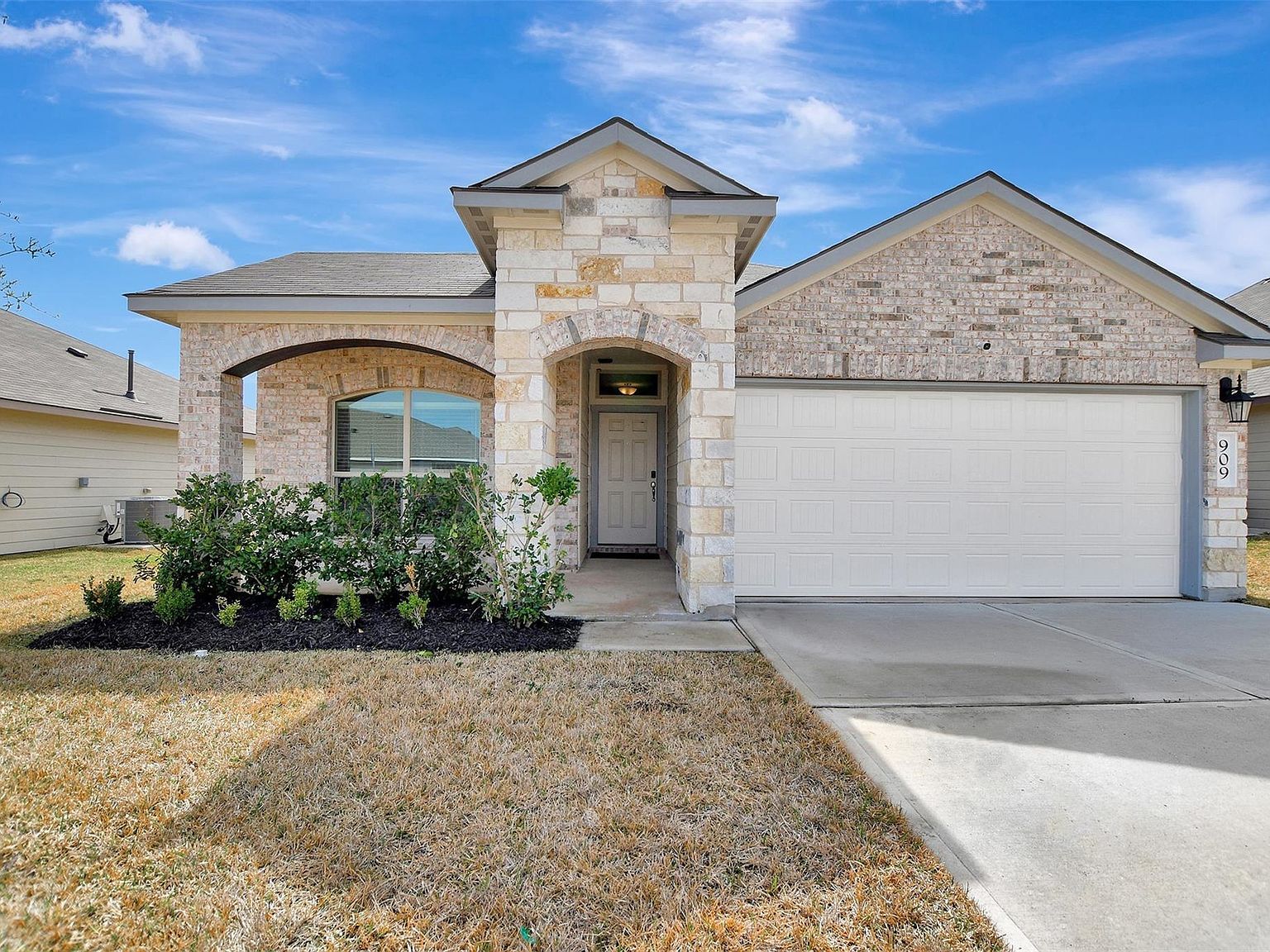 909 Davy St Brenham, TX 77833  | Single Family