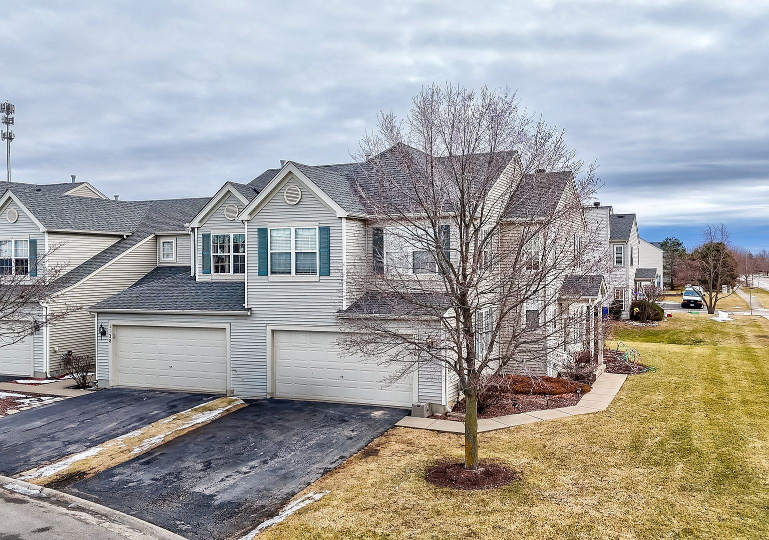 1138 Coneflower Ct UNIT 1138 Minooka, IL 60447 - Thumbnail 2