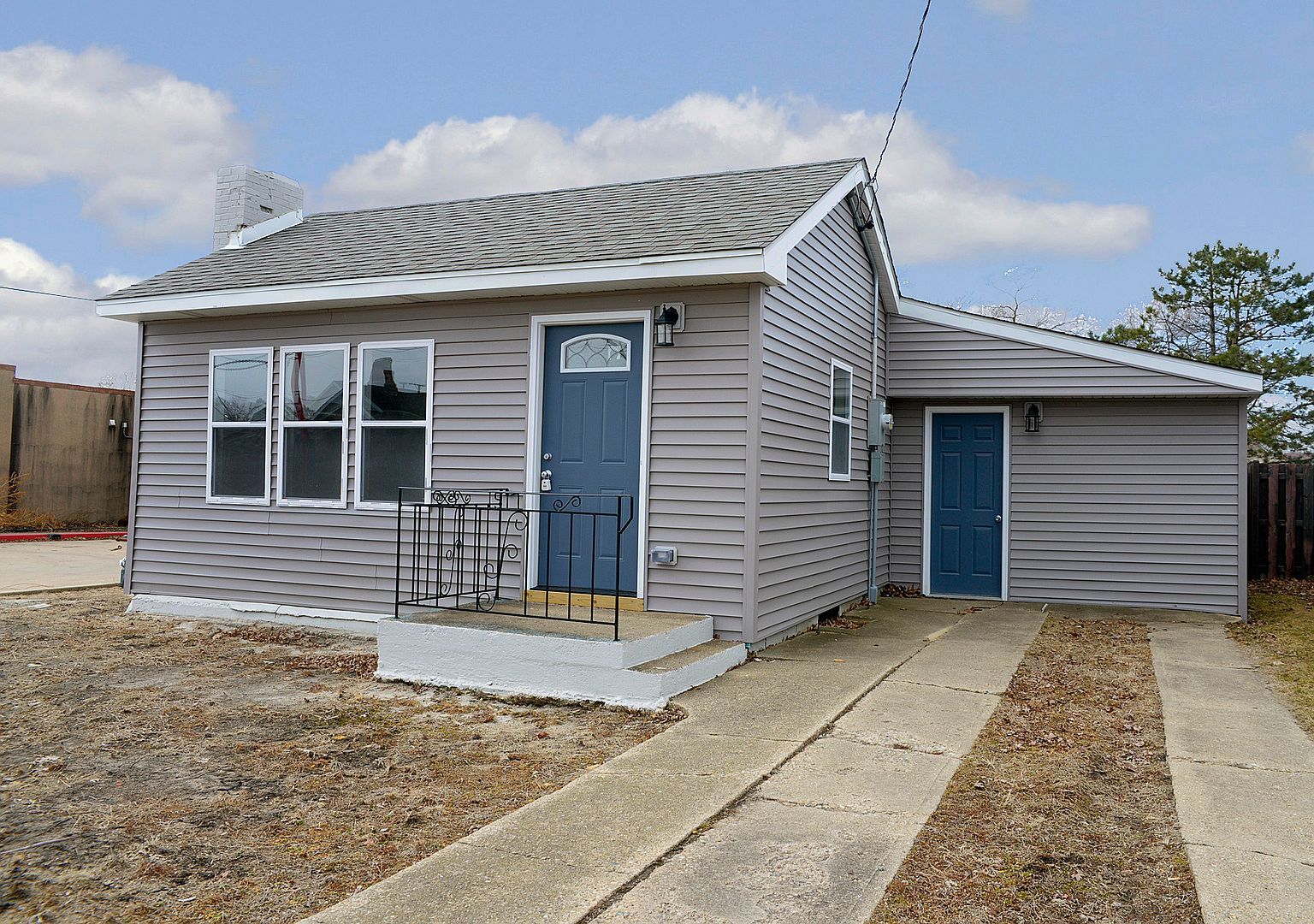 1517 La Salle St Ottawa, IL 61350 - Thumbnail 2