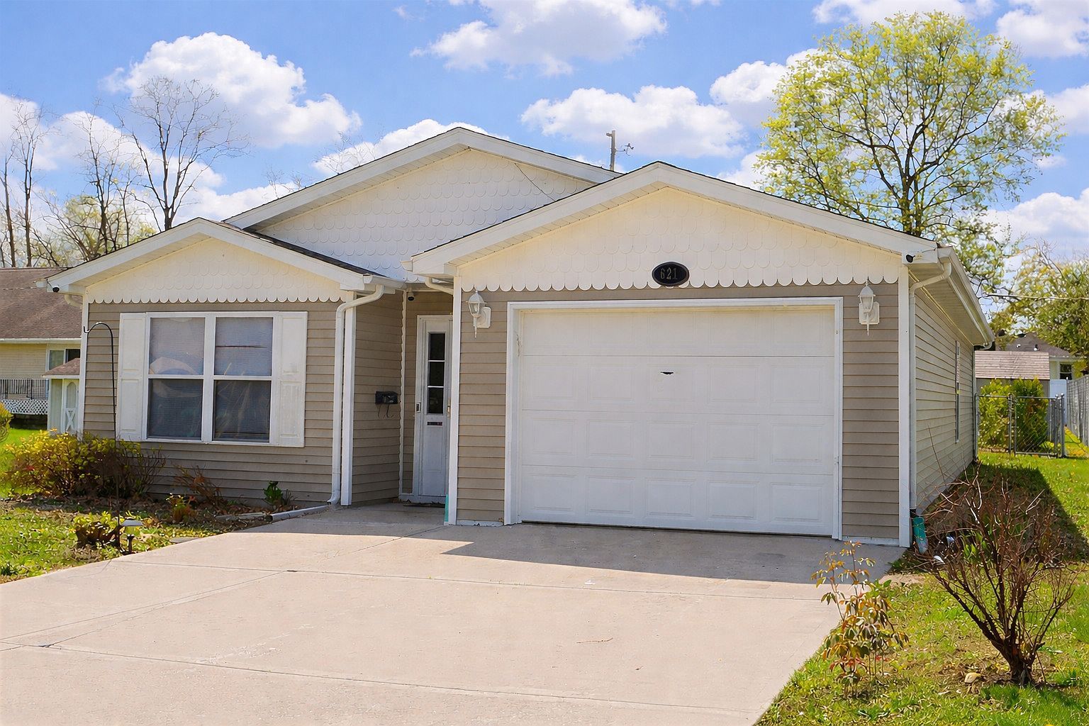 621 Mason St Ottawa, IL 61350  | Single Family