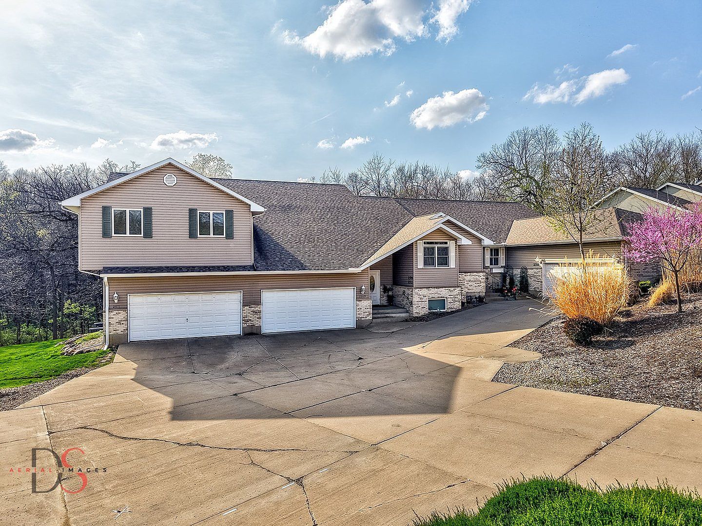 2511 Reynolds Manor Dr #2511 Ottawa, IL 61350  | Condominium
