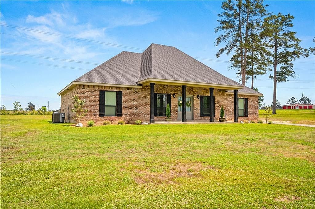 423 Sophie Ln Dry Prong, LA 71423  | Single Family