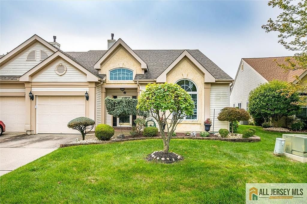 136 Birmingham Ln Monroe Township, NJ 08831 - Thumbnail 2