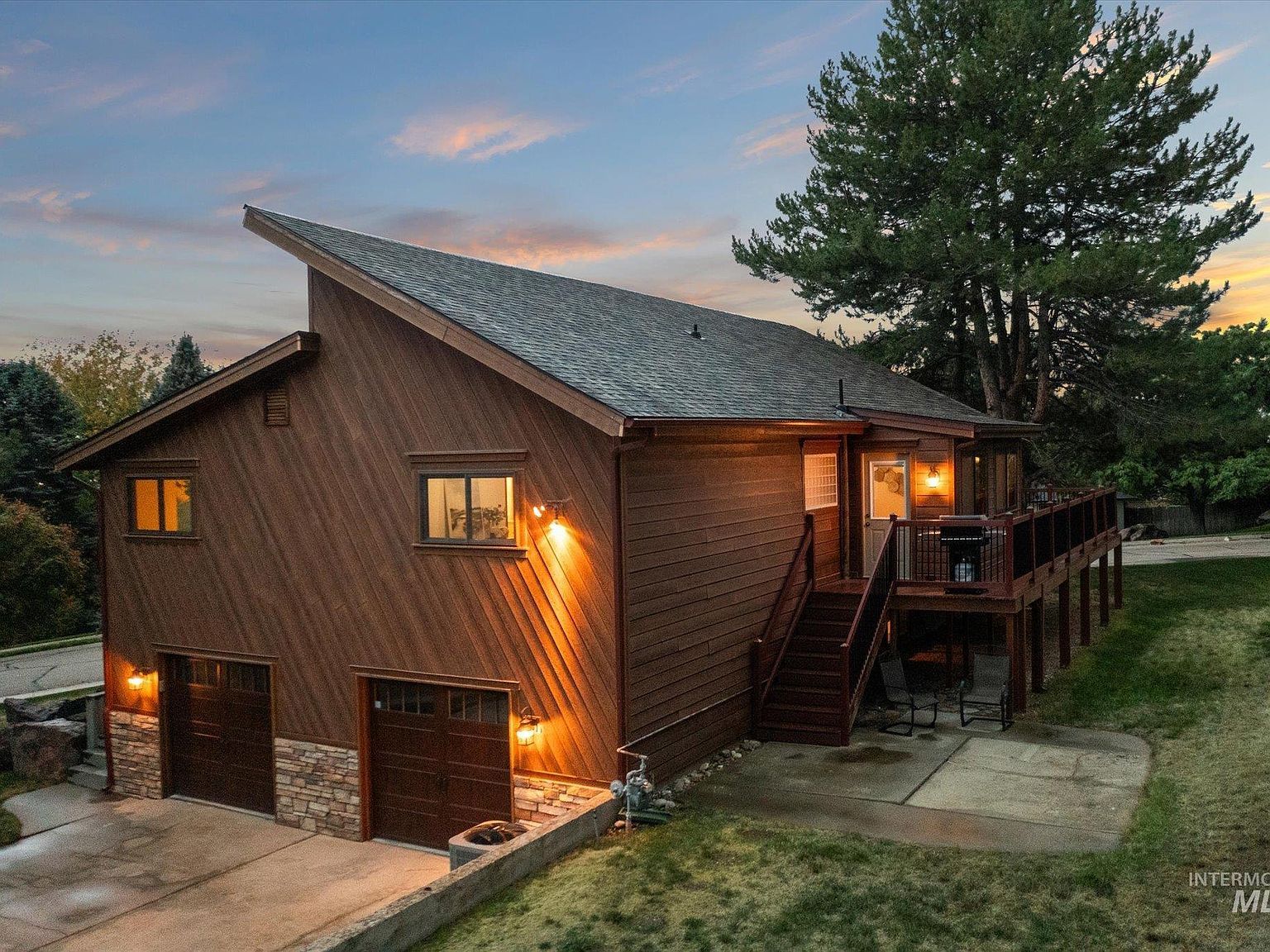 2199 S Ridge Point Way Boise, ID 83712 - Thumbnail 2