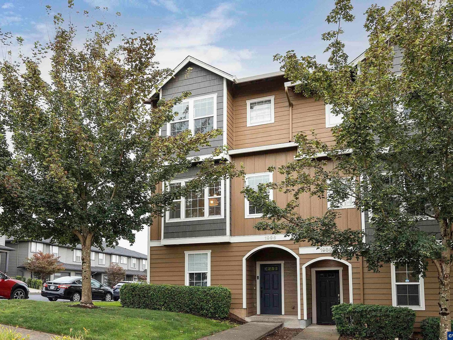 1996 Hawksview Ave SE Salem, OR 97306  | Condominium