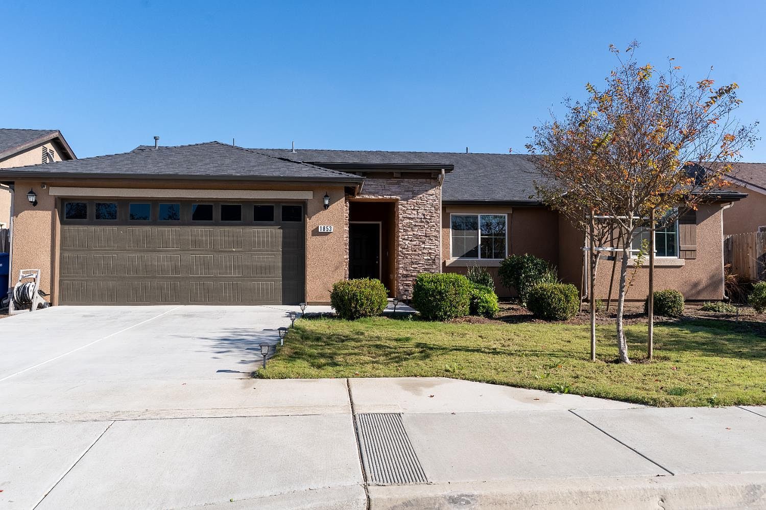 1853 S Kerckhoff Way Hanford, CA 93230 - Thumbnail 2