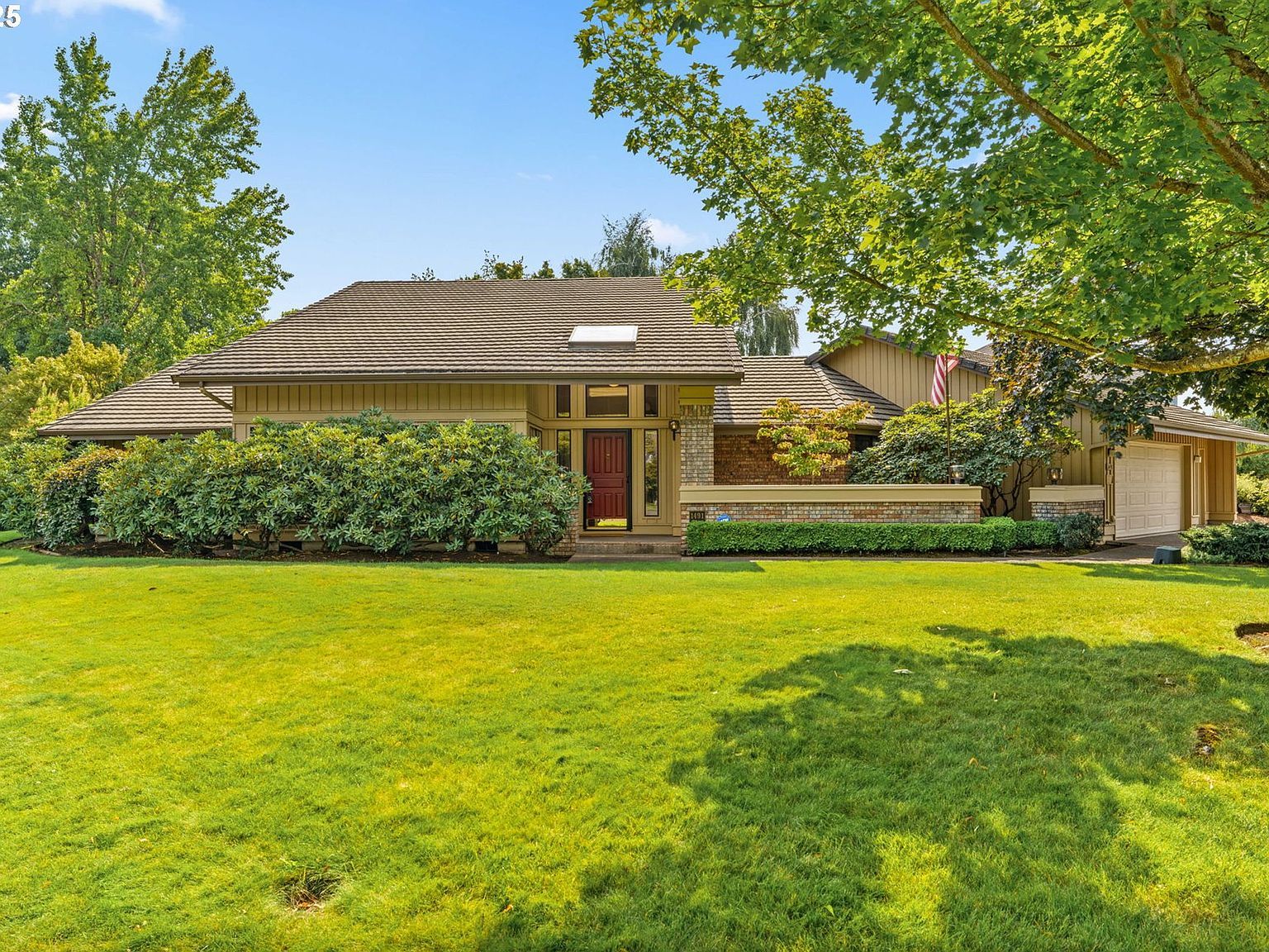 1491 Victorian Way Eugene, OR 97401 - Thumbnail 2