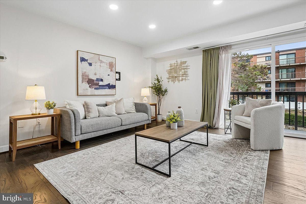 3220 S 28th St APT 202 Alexandria, VA 22302 - Thumbnail 2