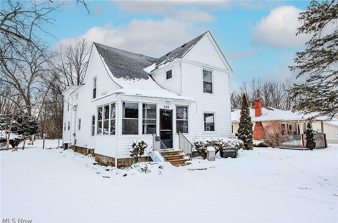 258 N Pleasant St Oberlin, OH 44074 - Thumbnail 2