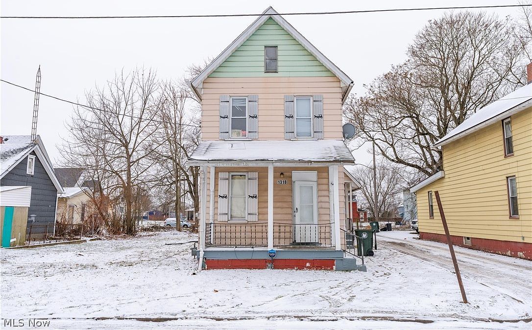 1318 4th St NE Canton, OH 44704, 44704