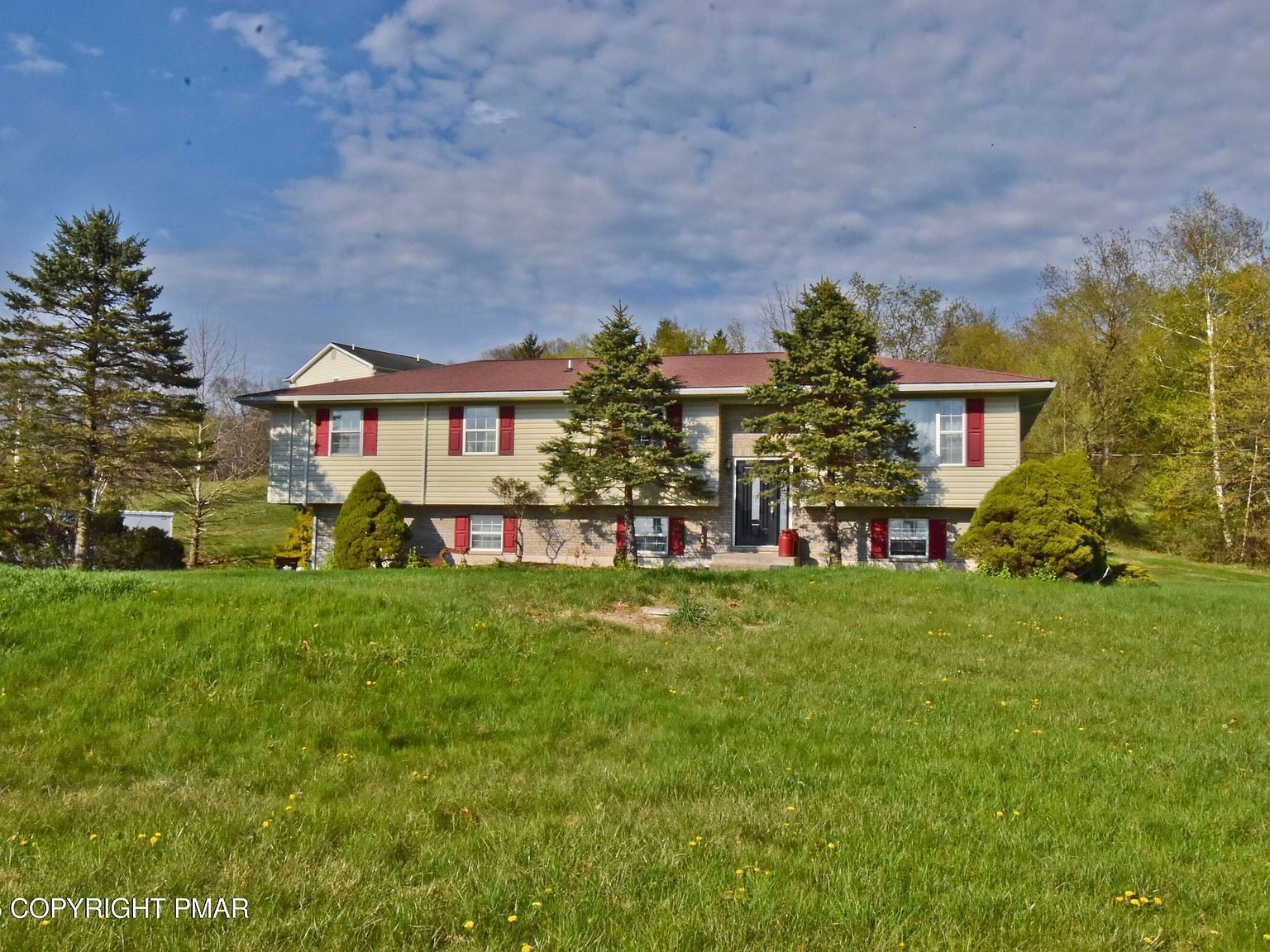 2106 Smith Rd Stroudsburg, PA 18360  | Single Family