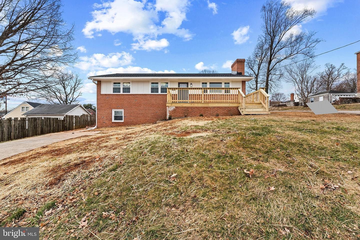 5903 Hilltop Ave Baltimore, MD 21207 - Thumbnail 2