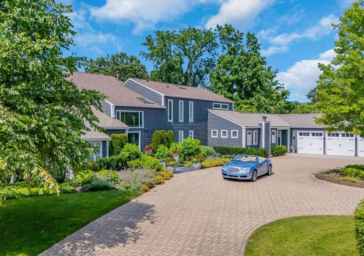 620 W Old Elm Rd Lake Forest, IL 60045 - Thumbnail 2