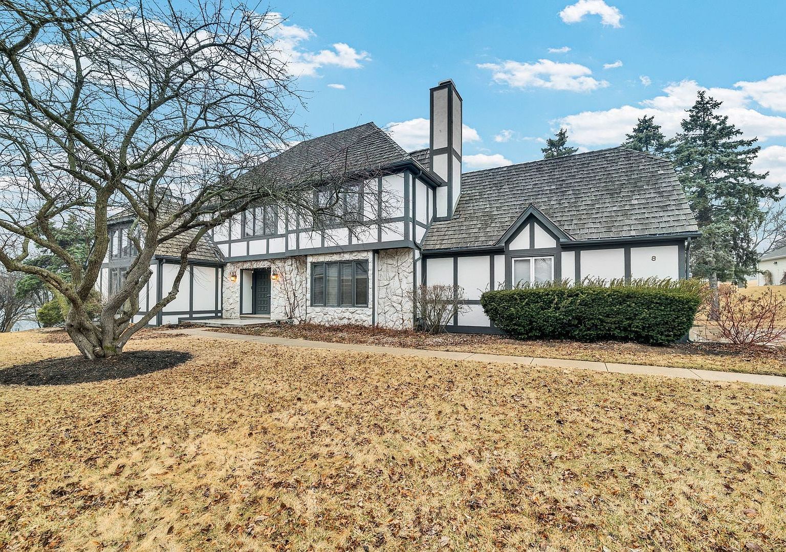 8 Heaton Ct Sugar Grove, IL 60554  | Single Family