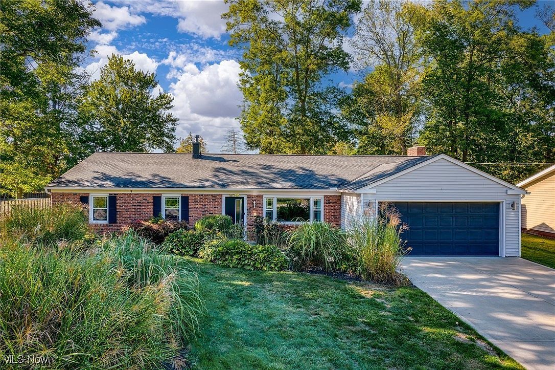 270 Parkview Dr Aurora, OH 44202 - Thumbnail 2