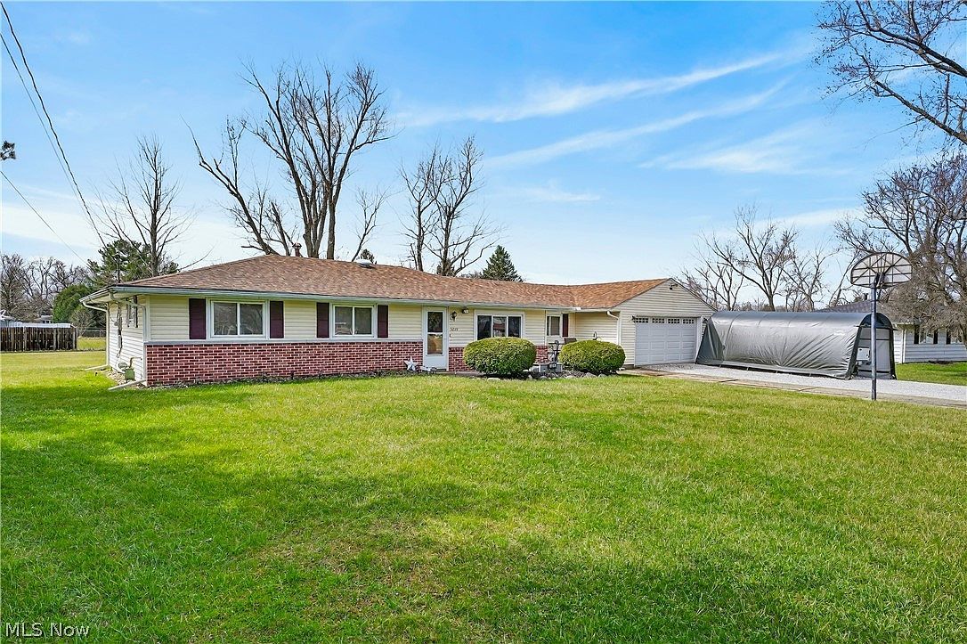 9239 Lakeside Dr Streetsboro, OH 44241  | Single Family