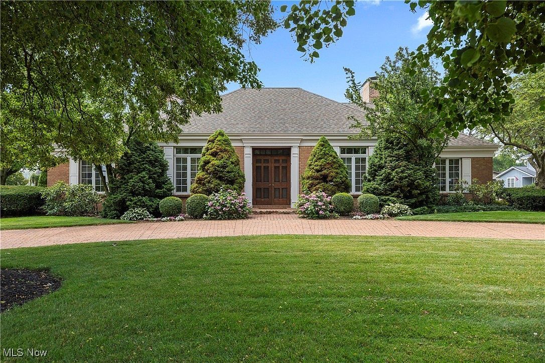 1711 Willow Dr Sandusky, OH 44870 - Thumbnail 2