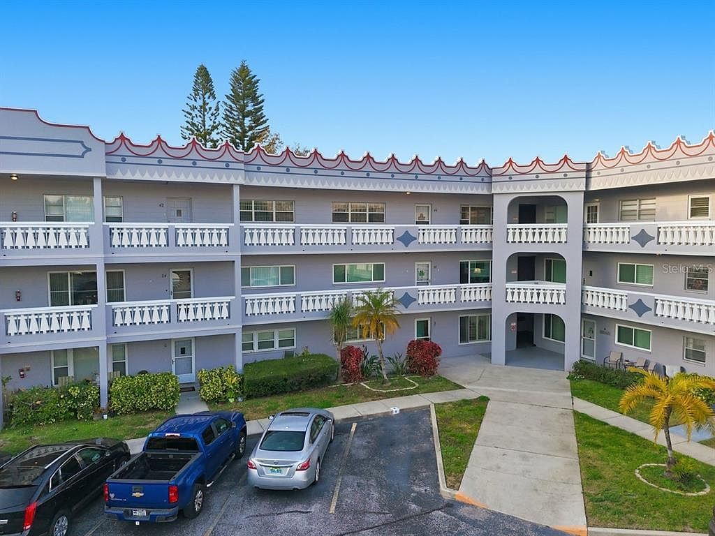 2294 Swedish Dr APT 8 Clearwater, FL 33763 - Thumbnail 2