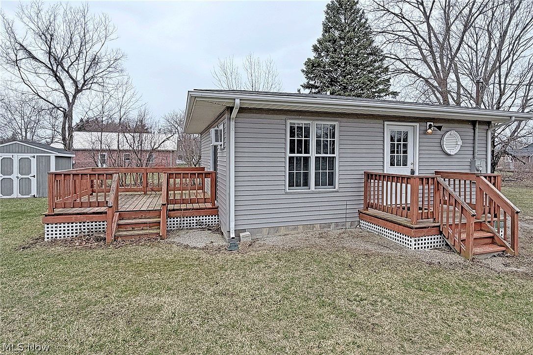 211 Orchard Ln Kelleys Island, OH 43438 - Thumbnail 2