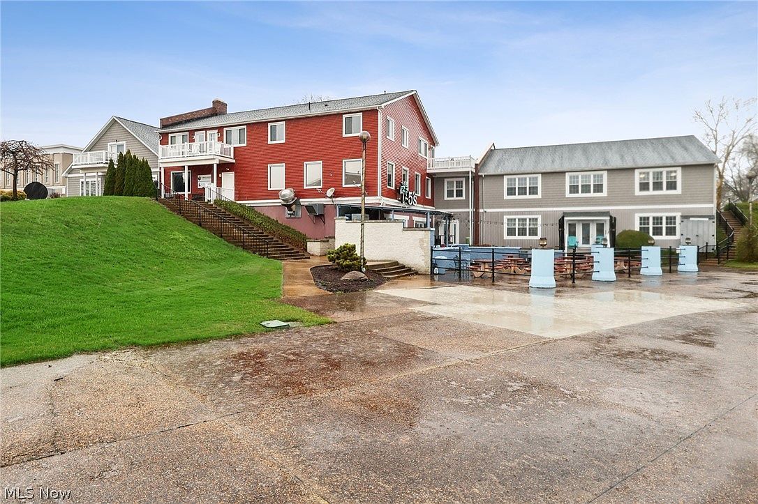 352 Main St APT B Huron, OH 44839  | Condominium