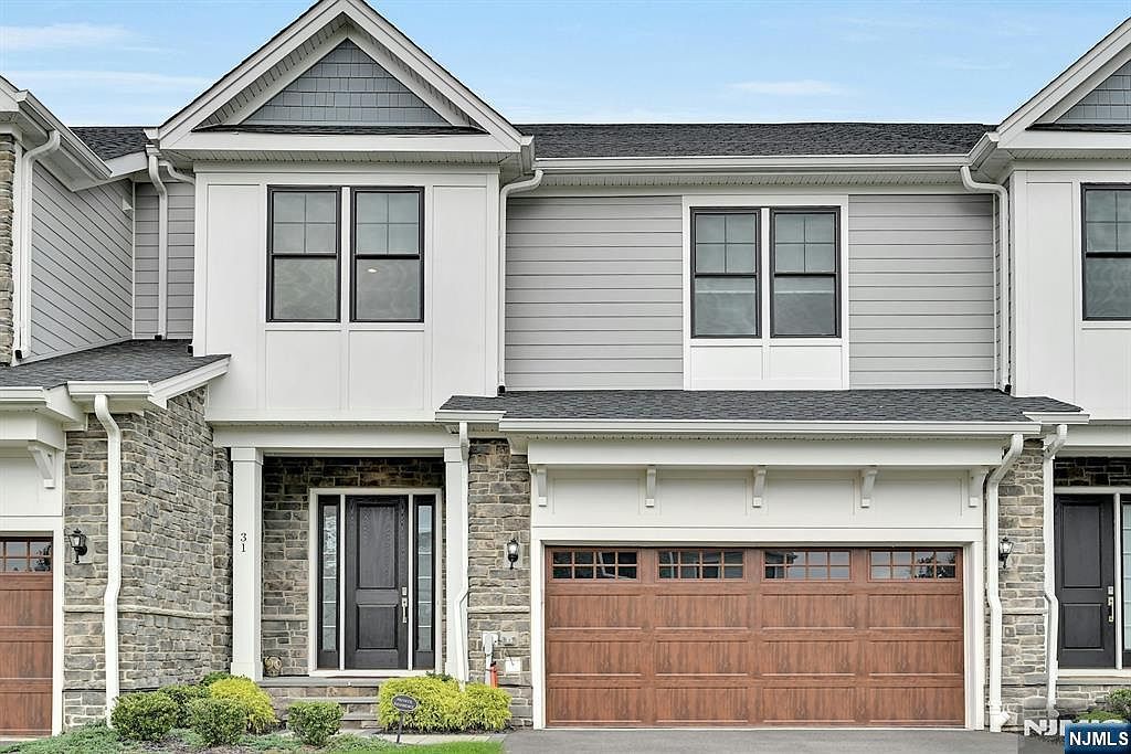 31 St Andrews Circle River Vale, NJ 07675 - Thumbnail 2