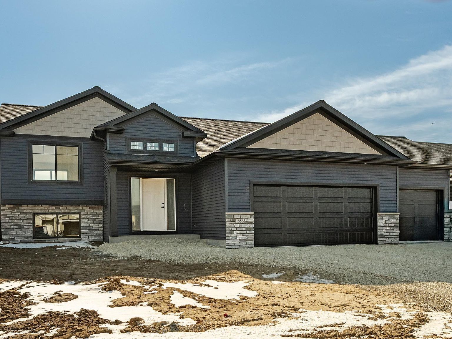 1858 4th St NE Byron, MN 55920 - Thumbnail 2