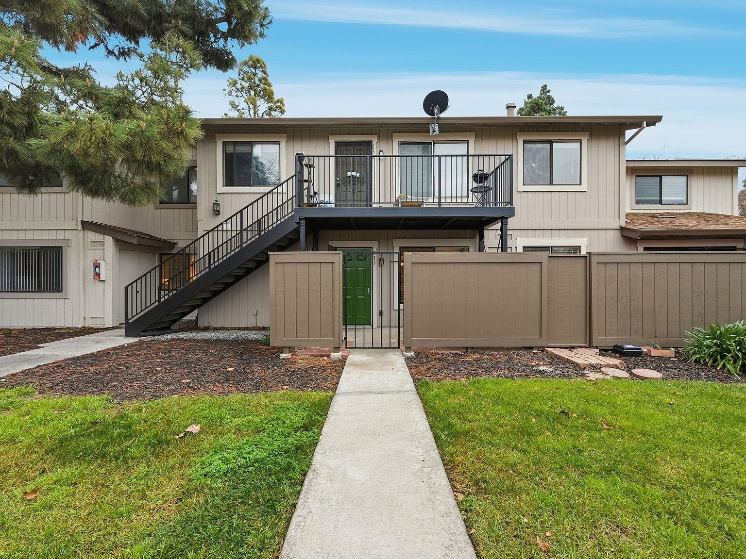 235 Famoso Plz Union City, CA 94587 - Thumbnail 2