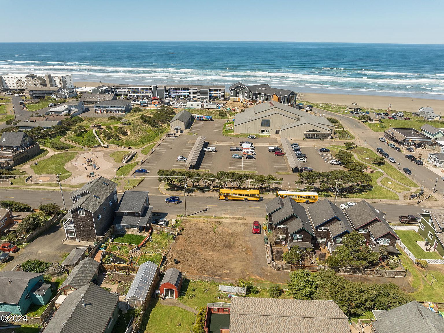 47 SW Coast St Newport, OR 97365 - Thumbnail 2