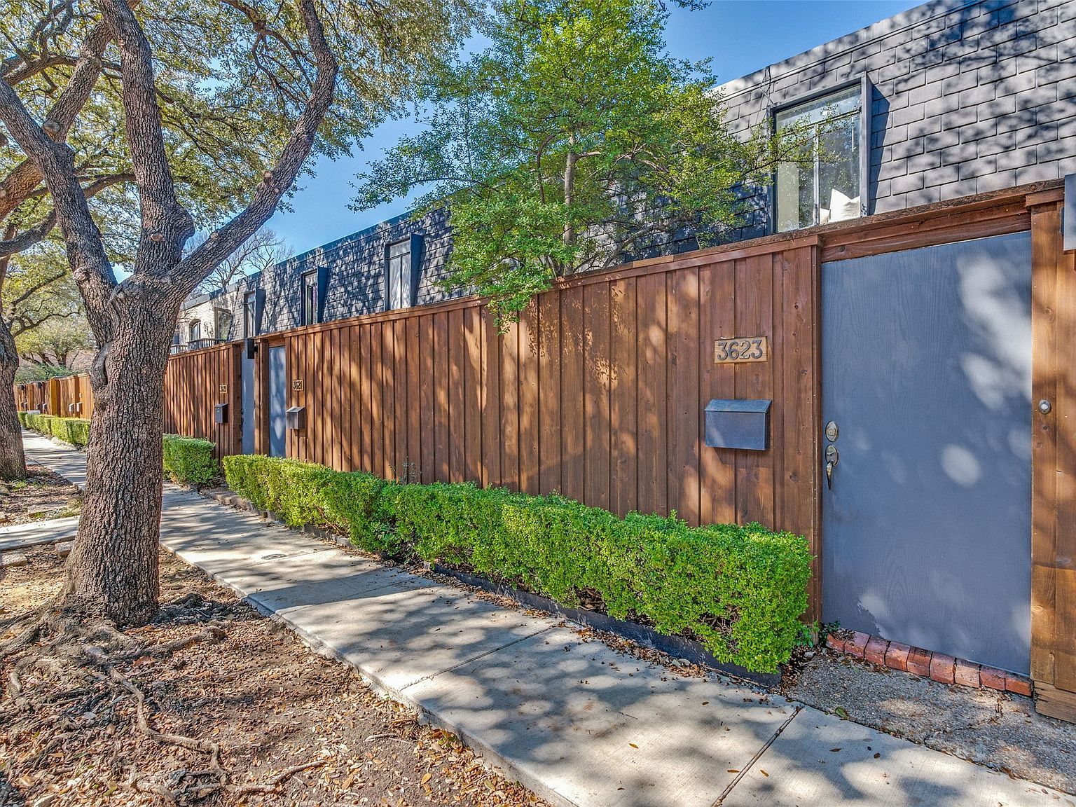 3623 Hawthorne Ave Dallas, TX 75219 - Thumbnail 2