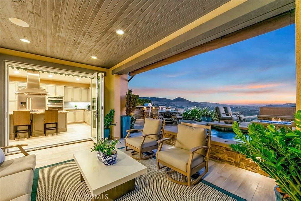 15 Ventada St Mission Viejo, CA 92694 - Thumbnail 2