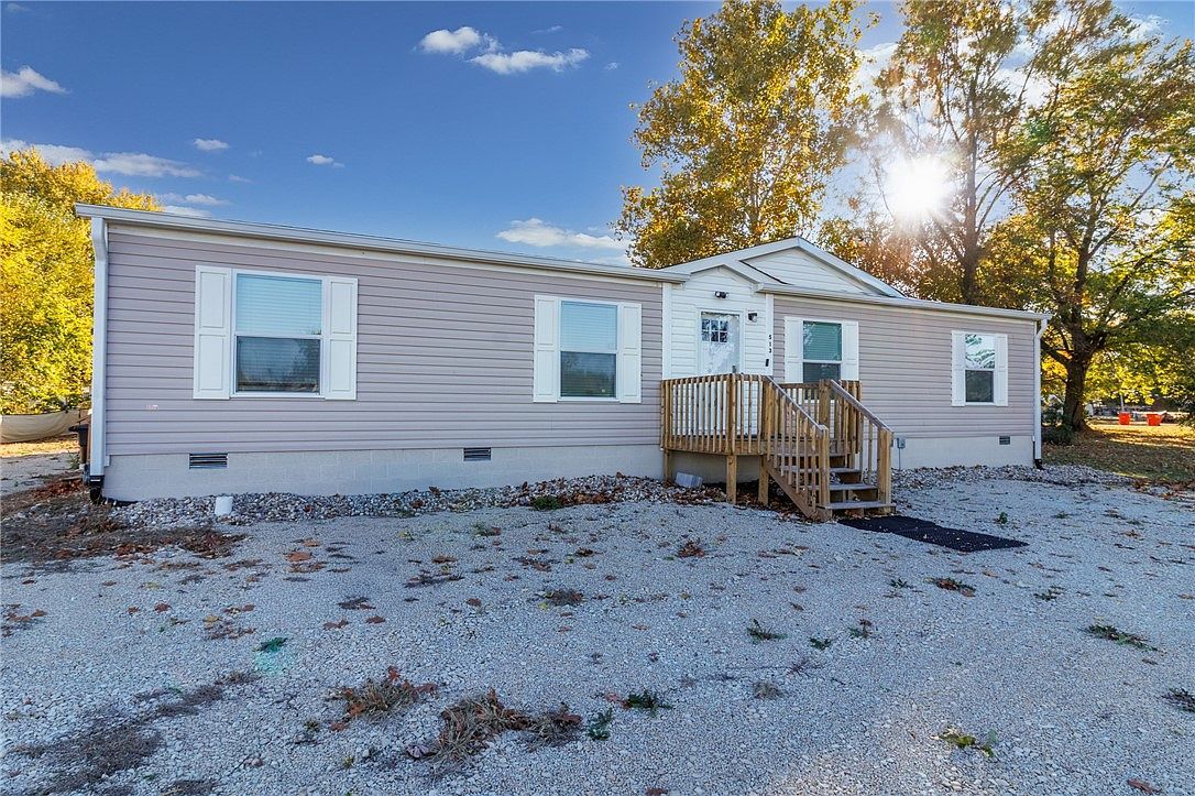 513 W North 1st St Stewardson, IL 62463 - Thumbnail 2