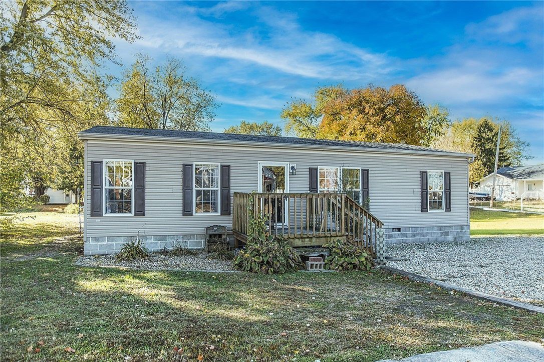 211 W South 2nd St Stewardson, IL 62463 - Thumbnail 2