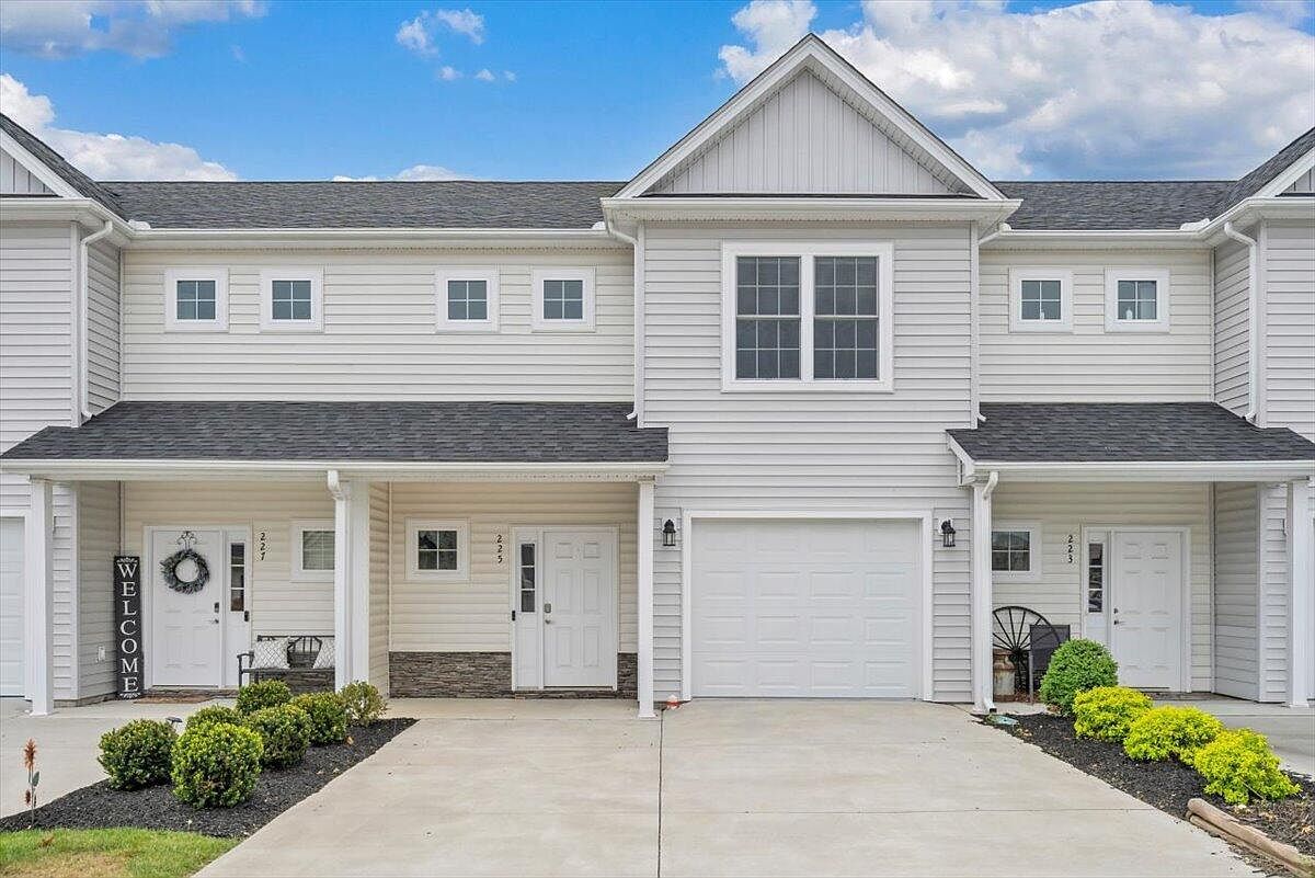 225 Louise Ln Elliston, VA 24087  | New build