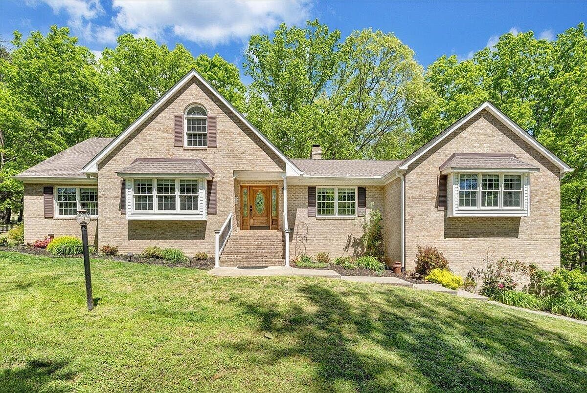 4620 Carvins Cove Rd Salem, VA 24153, 24153