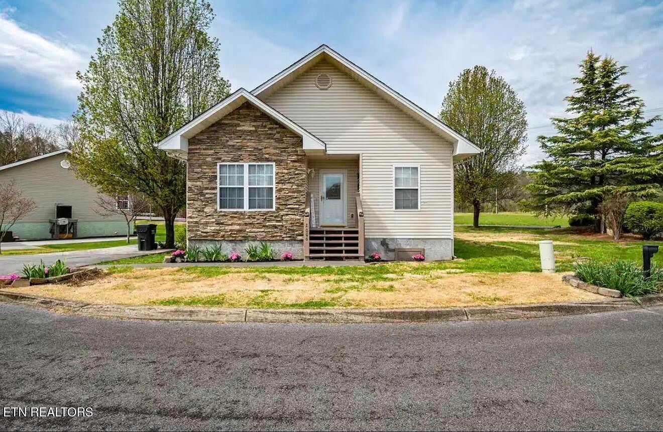 2006 Slippery Rock Cir Pigeon Forge, TN 37862  | Single Family