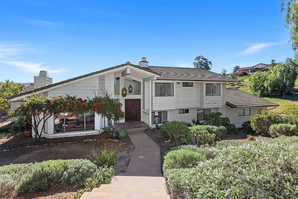 13747-49 Little Pond Rd Valley Center, CA 92082 - Thumbnail 2