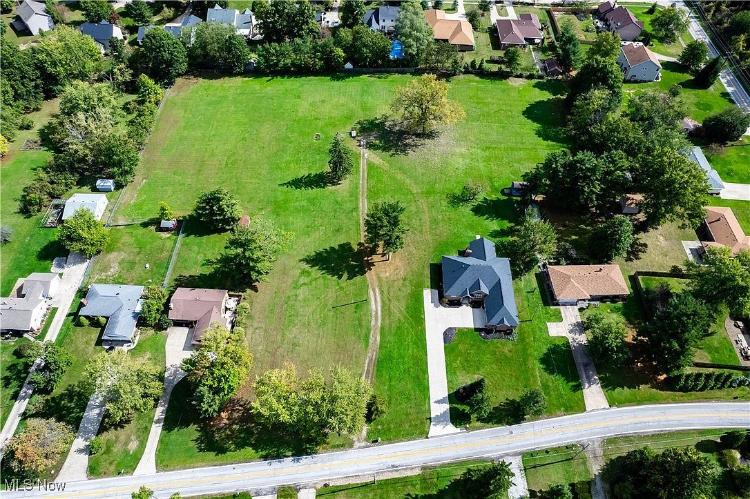 9425 Avery Rd Broadview Heights, OH 44147 - Thumbnail 2