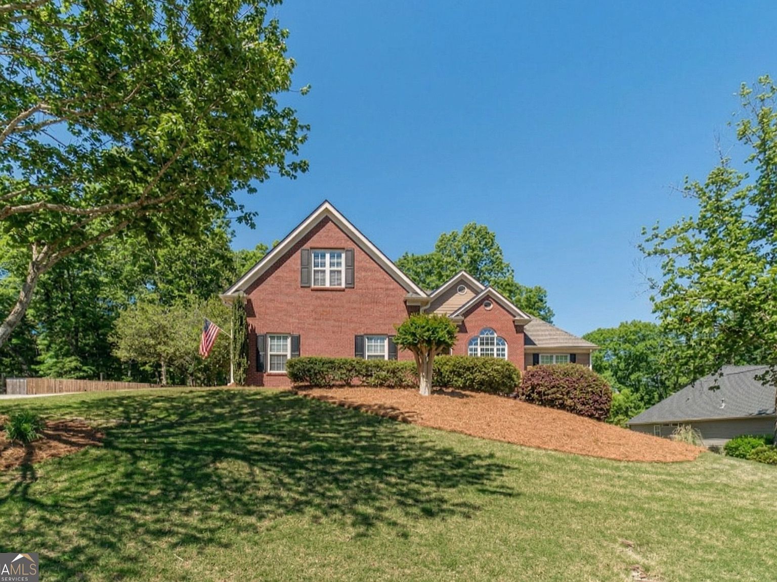 694 Willowwind Dr Loganville, GA 30052  | Single Family