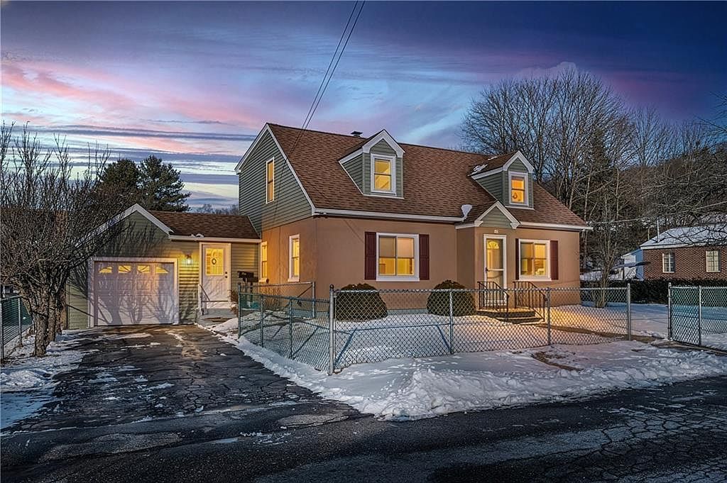 42 Armand Ave Woonsocket, RI 02895 - Thumbnail 2