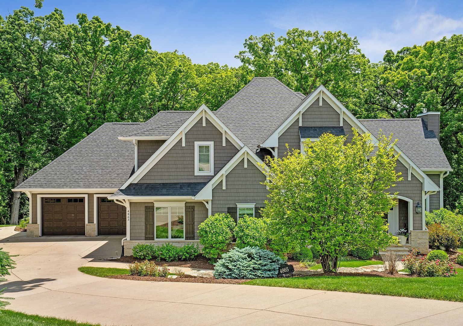 4865 Woody Creek Cir Bettendorf, IA 52722 - Thumbnail 2