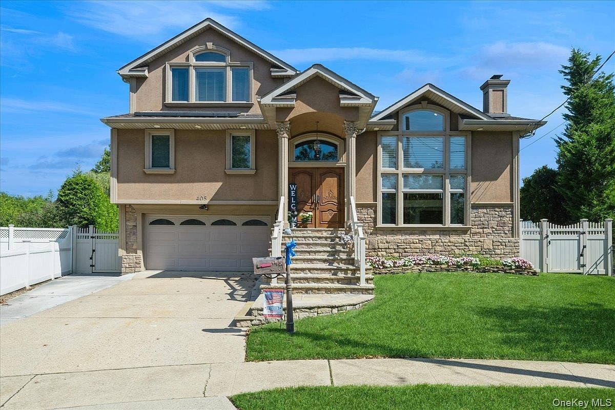 405 Club Ct Oceanside, NY 11572 - Thumbnail 2