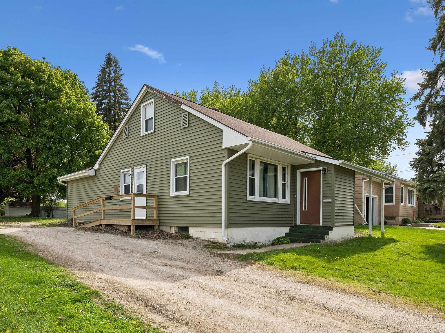 338 E Plum St West Union, IA 52175, 52175