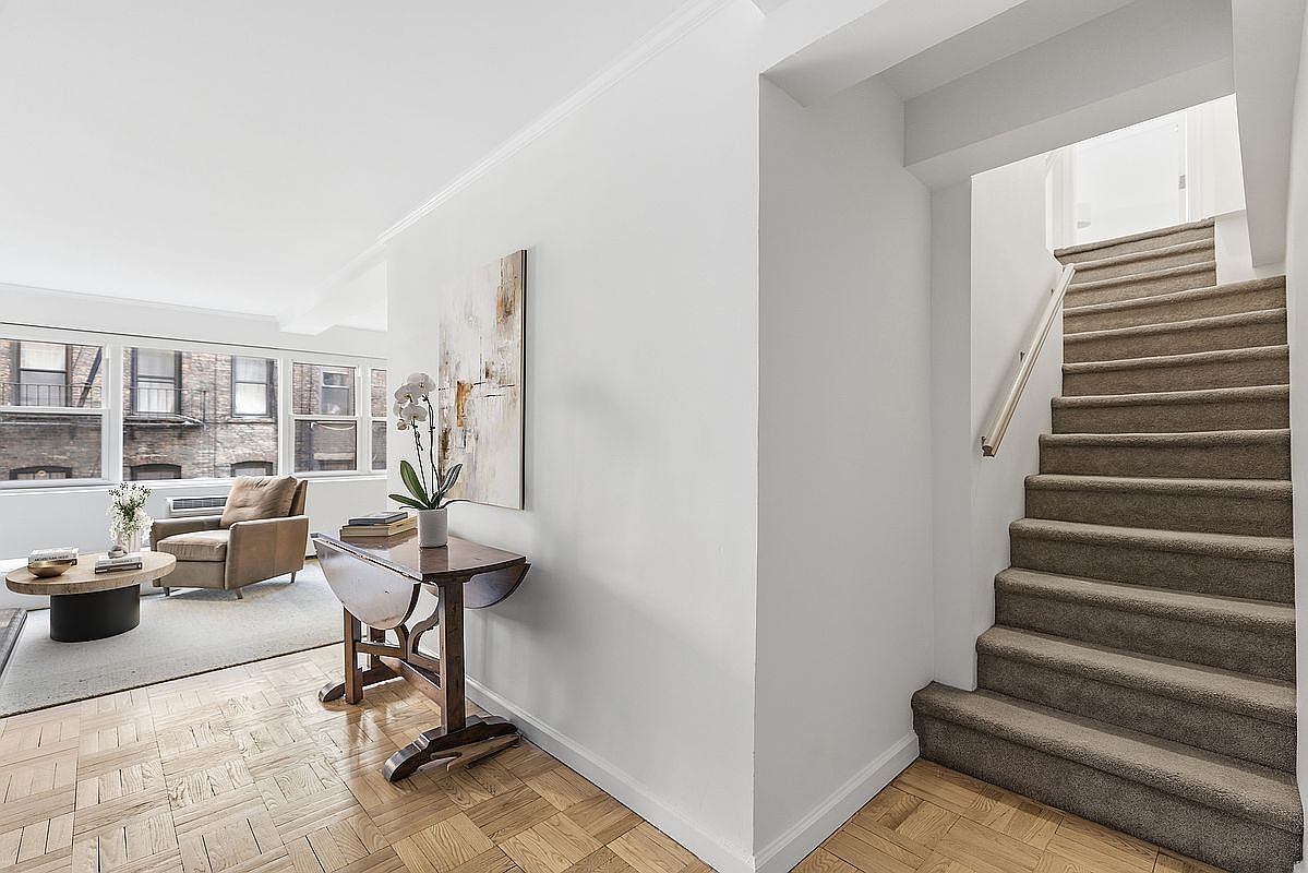 315 E 69th St APT 4B New York, NY 10021, 10021