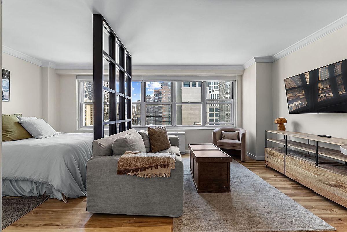 363 E 76th St APT 14K New York, NY 10021, 10021