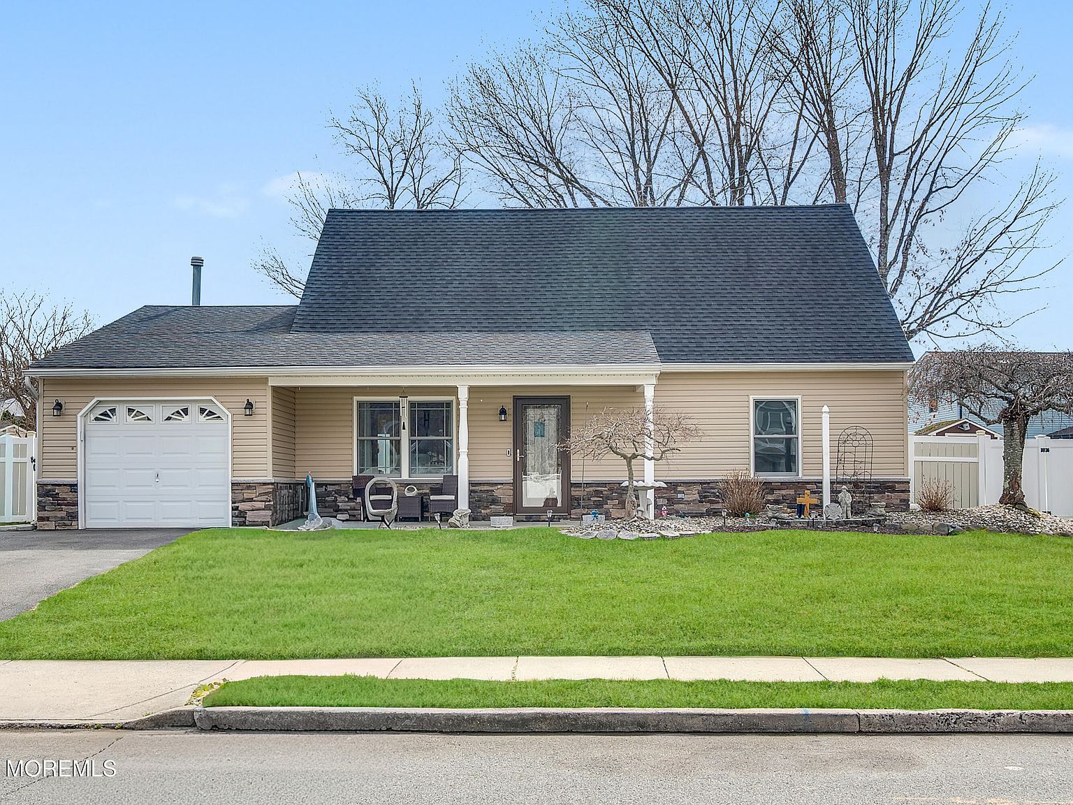 114 Starlight Rd Howell, NJ 07731 - Thumbnail 2